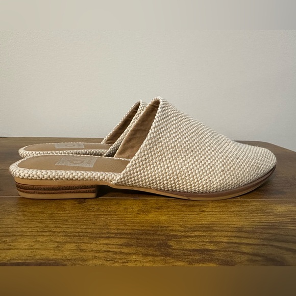 DV by Dolce Vita Tan/Cream Woven Mules - Picture 1 of 3